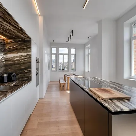 Villa Aimé Aan Zee Beachhouse 5p - Private Garden&2 Free Parkingspots Ostenda