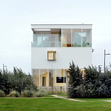 Aime Aan Zee, Luxury With Garden & Parking, 3 Min From فيلة